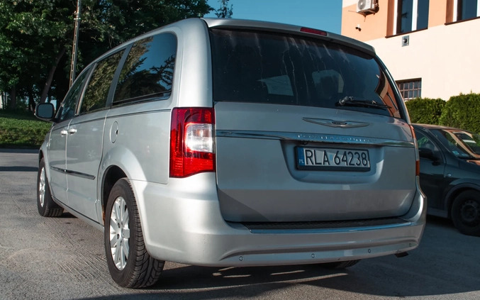 Chrysler Town &amp; Country cena 42600 przebieg: 284000, rok produkcji 2012 z Mordy małe 254